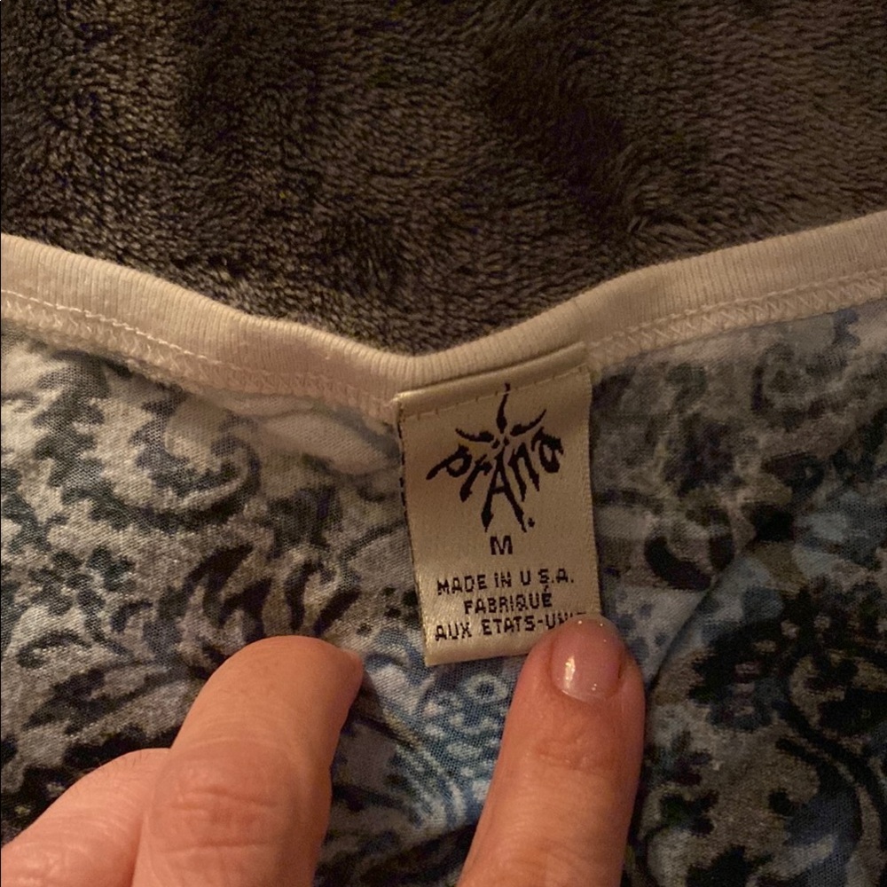 Prana M Abstract Blue and White Long Sleeve Top - Picture 2 of 3